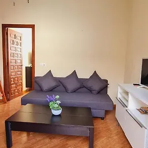 Magnifico Tipo En Triana Sevilla
